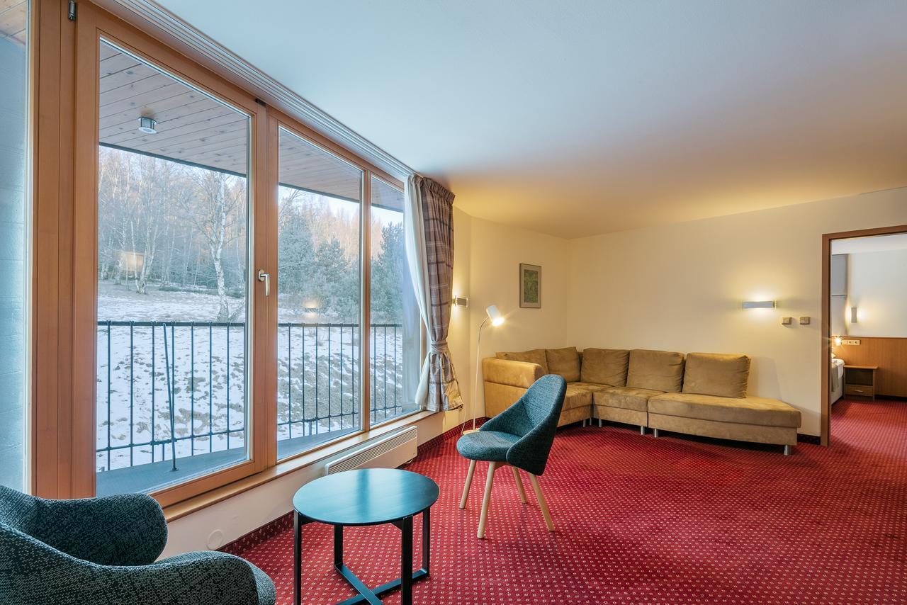 Hotel Ostrov Tisá Buitenkant foto