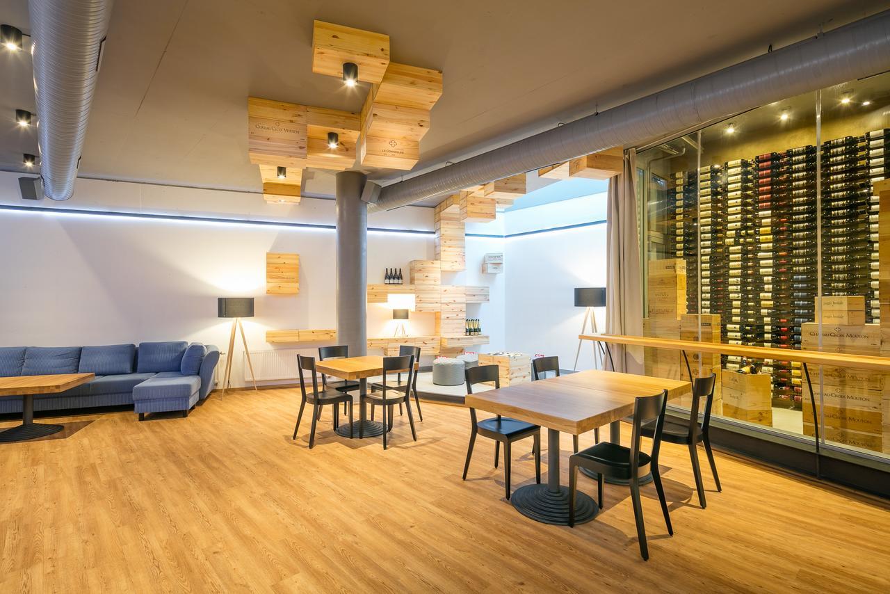 Hotel Ostrov Tisá Buitenkant foto